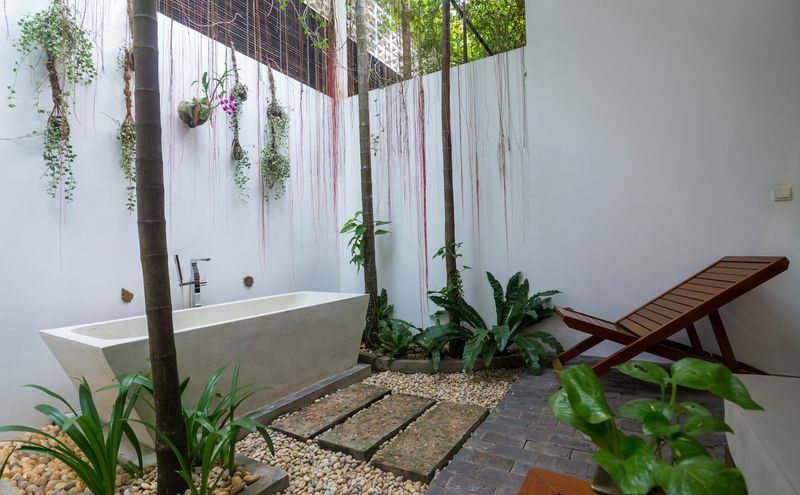 Junior suite with outside bath