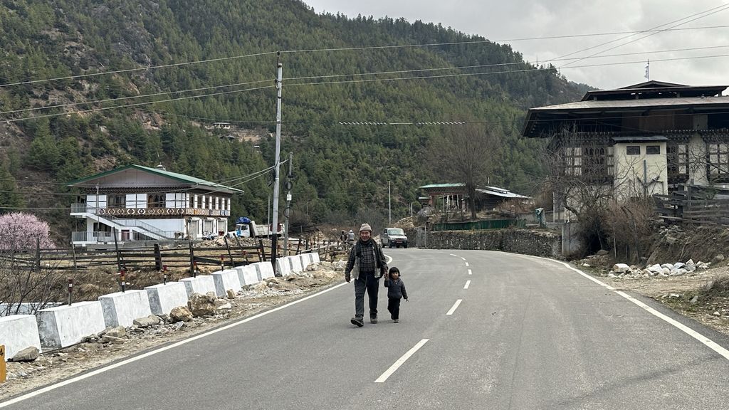 kids playing near Paro, Bhutan