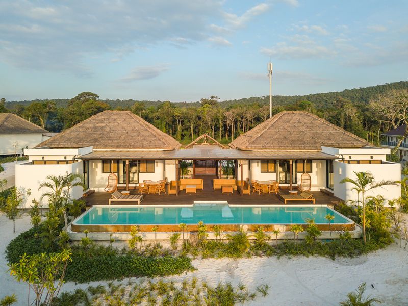 Villa with pool at Royal Sands