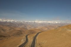 a road going through a valley