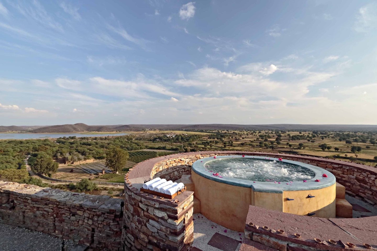 Rooftop jacuzzi at Ramathra Fort