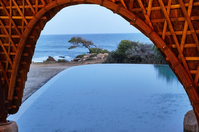 Pool & sea view from the bar