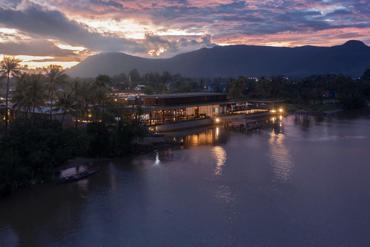 Amber Kampot by night